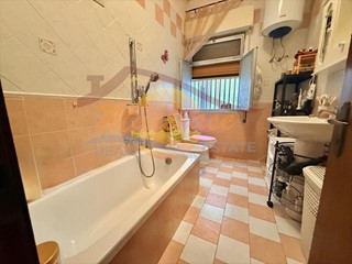 Quadrilocale in Vendita a Siracusa, zona Belvedere, 78'000&euro;, 128 m²