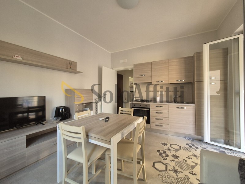 Trilocale in Affitto a Catanzaro, zona Lido Lungomare, 1'700&euro;, 75 m², arredato