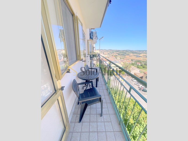 Appartamento in Affitto a Osimo, zona Centro Storico, 700&euro;, 77 m², arredato
