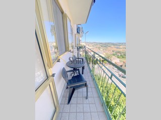 Appartamento in Affitto a Osimo, zona Centro Storico, 700&euro;, 77 m², arredato