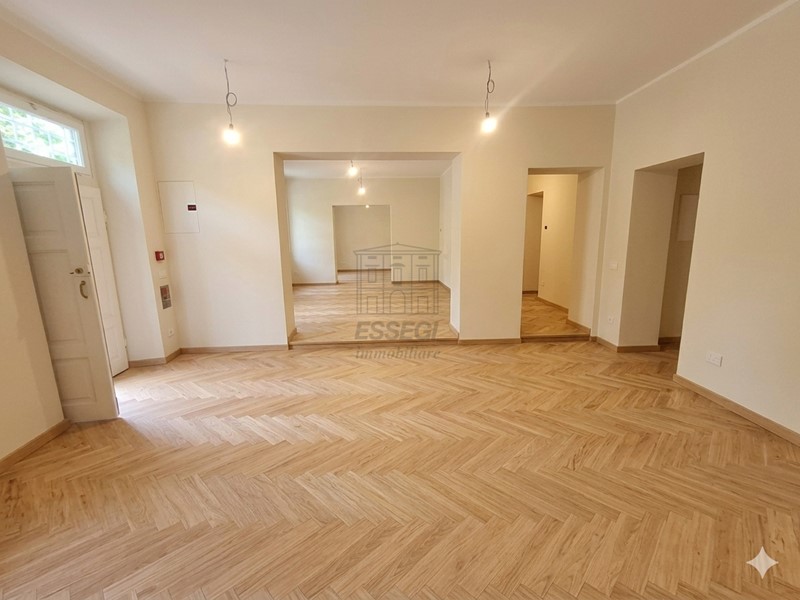 Appartamento in Vendita a Lucca, zona Centro storico, 695'000&euro;, 160 m²