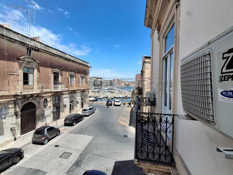 Appartamento in Vendita a Siracusa, 240'000&euro;, 117 m²