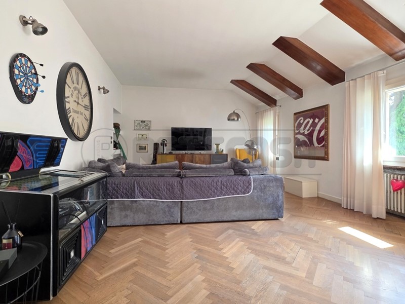 Appartamento in Vendita a Valdagno, zona CENTRO, 185'000&euro;, 190 m²