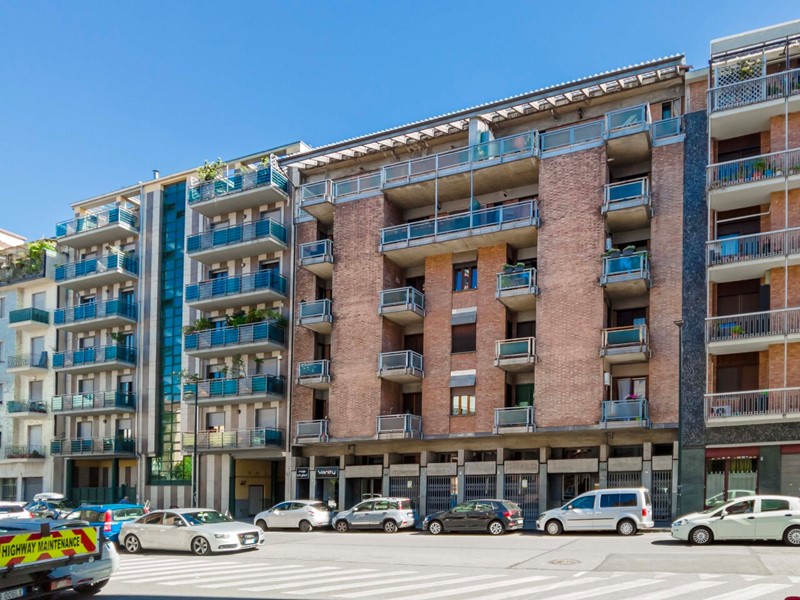 Bilocale in Vendita a Torino, 99'000&euro;, 67 m²
