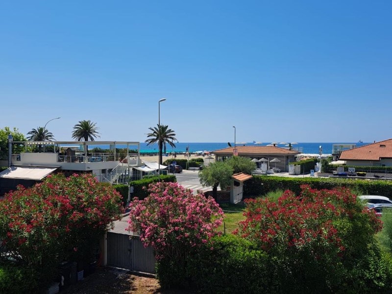 Attico in Vendita a Carrara, zona Marina di Carrara, 254'000&euro;, 80 m²