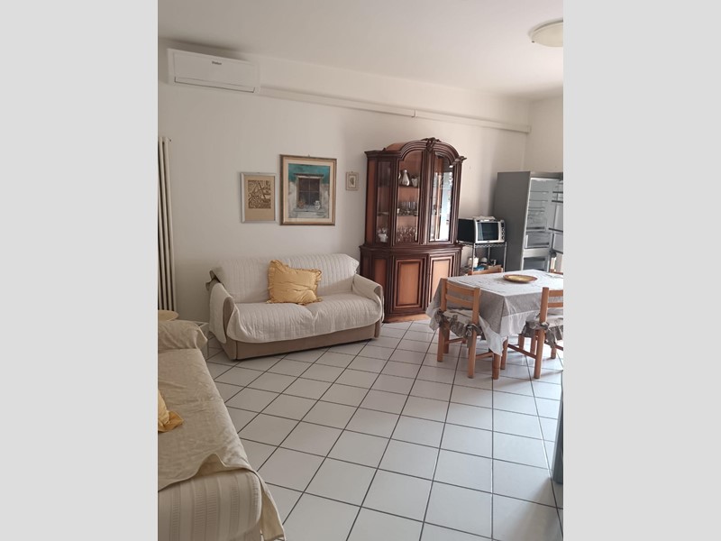 Quadrilocale in Vendita a Carrara, zona Marina di Carrara, 220'000&euro;, 85 m², arredato