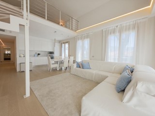 Attico in Affitto a Forte dei Marmi, 5'000&euro;, 170 m², arredato, con Box