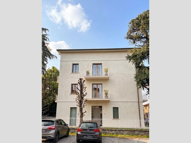 Trilocale in Vendita a Pistoia, 230'000&euro;, 80 m²