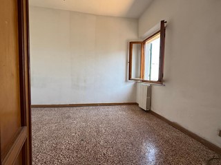 Appartamento in Vendita a Peccioli, 70'000&euro;, 85 m²