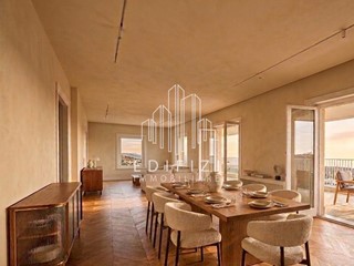 Quadrilocale in Vendita a Massa, zona Quercioli, 430'000&euro;, 120 m²
