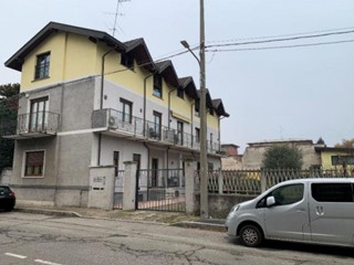 Appartamento in Vendita a Busto Arsizio, 184'320&euro;, 233 m², con Box