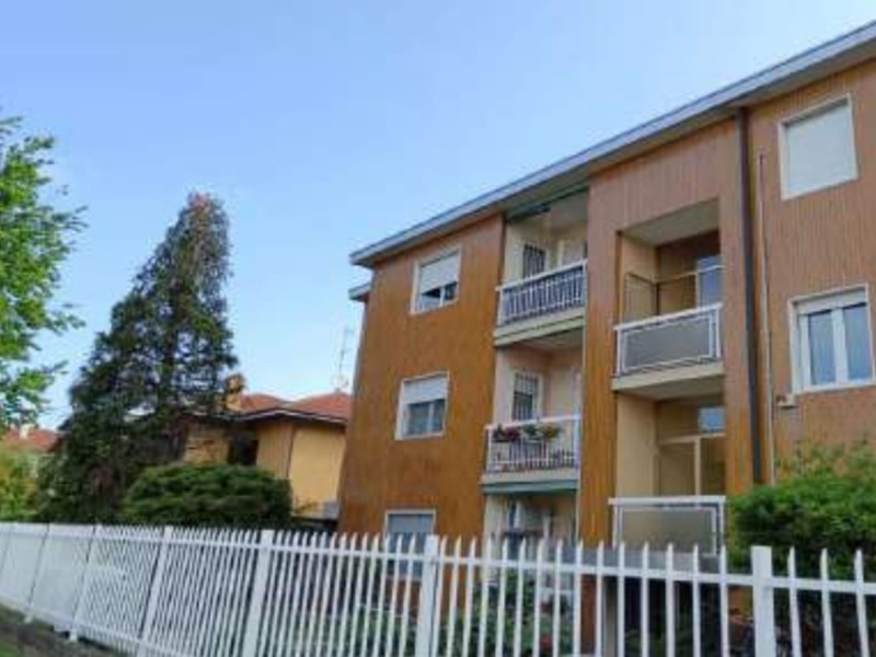 Appartamento in Vendita a Arluno, 105'750&euro;, 98 m², con Box