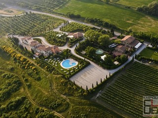 Appartamento in Vendita a Gambassi Terme, 5'500'000&euro;, 2100 m², arredato