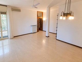 Quadrilocale in Vendita a Parma, 280'000&euro;, 142 m²
