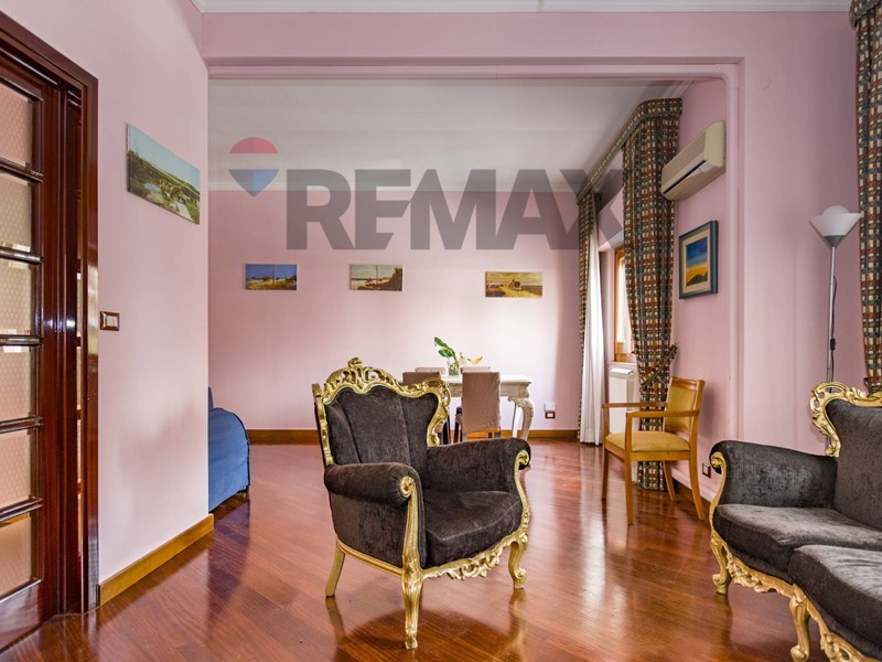 Appartamento in Vendita a Palermo, 385'000&euro;, 177 m²