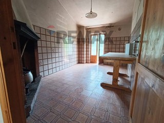 Appartamento in Vendita a Varco Sabino, 23'000&euro;, 94 m²