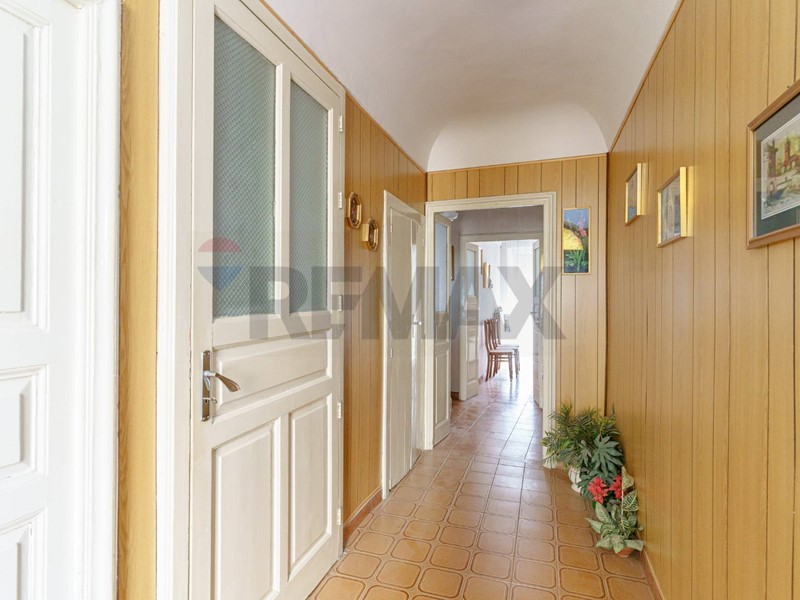 Appartamento in Vendita a Enna, 120'000&euro;, 218 m²
