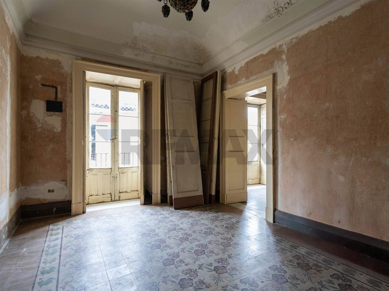 Quadrilocale in Vendita a Catania, 185'000&euro;, 112 m²