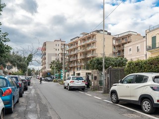 Appartamento in Vendita a Catania, 185'000&euro;, 100 m²