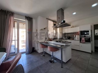 Appartamento in Vendita a Siracusa, 155'000&euro;, 165 m²