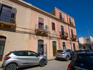 Trilocale in Vendita a Siracusa, 85'000&euro;, 71 m²