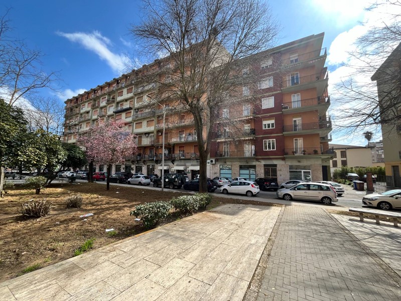 Appartamento in Vendita a Caltagirone, 75'000&euro;, 159 m²