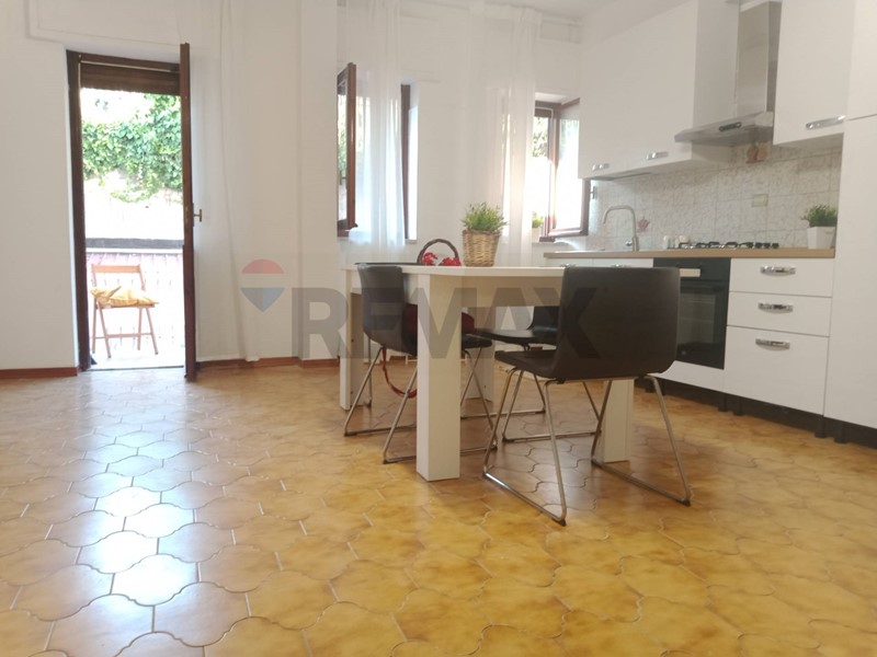 Trilocale in Affitto a Aci Castello, 700&euro;, 60 m²