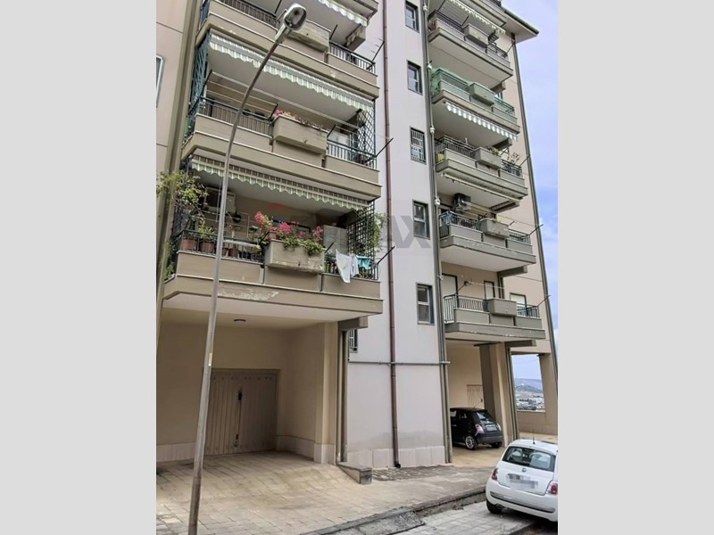 Appartamento in Vendita a Caltanissetta, 97'000&euro;, 132 m²