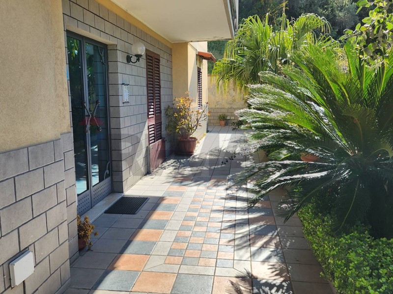Trilocale in Vendita a Barcellona Pozzo di Gotto, 75'000&euro;, 95 m²