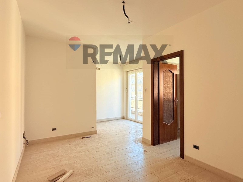 Appartamento in Vendita a Giarre, 68'000&euro;, 144 m²