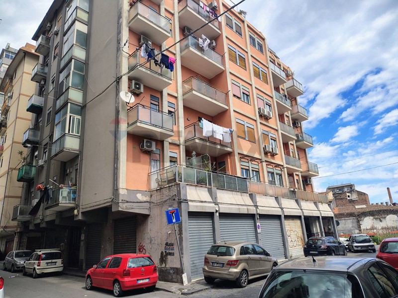 Appartamento in Vendita a Catania, 135'000&euro;, 84 m²