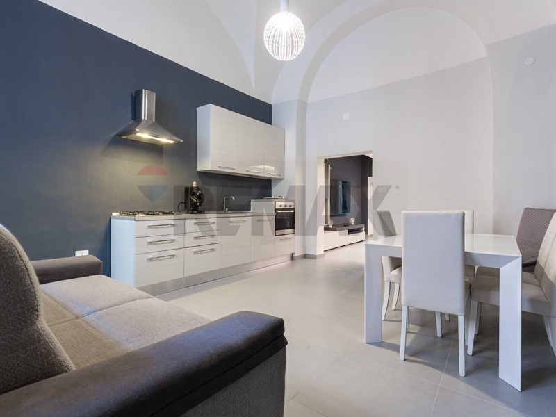 Trilocale in Affitto a Catania, 1'200&euro;, 79 m²