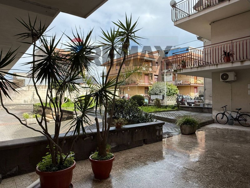 Appartamento in Vendita a Fiumefreddo di Sicilia, 72'000&euro;, 94 m²