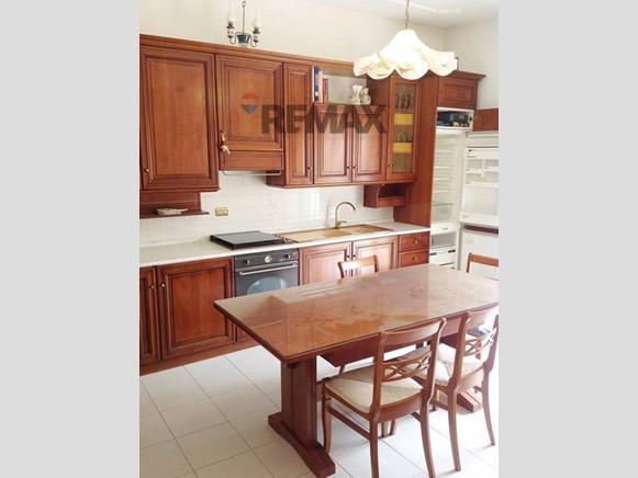 Quadrilocale in Vendita a Barcellona Pozzo di Gotto, 67'000&euro;, 140 m²