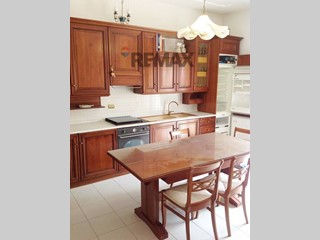 Quadrilocale in Vendita a Barcellona Pozzo di Gotto, 67'000&euro;, 140 m²