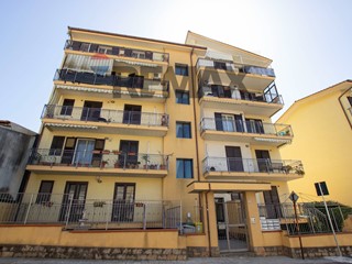 Appartamento in Vendita a Floridia, 100'000&euro;, 110 m²