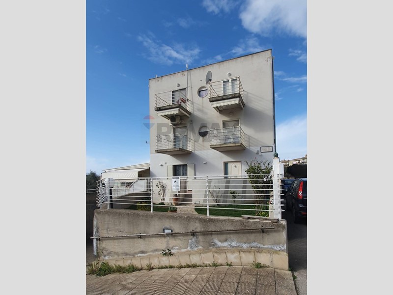 Appartamento in Vendita a Caltagirone, 95'000&euro;, 141 m²