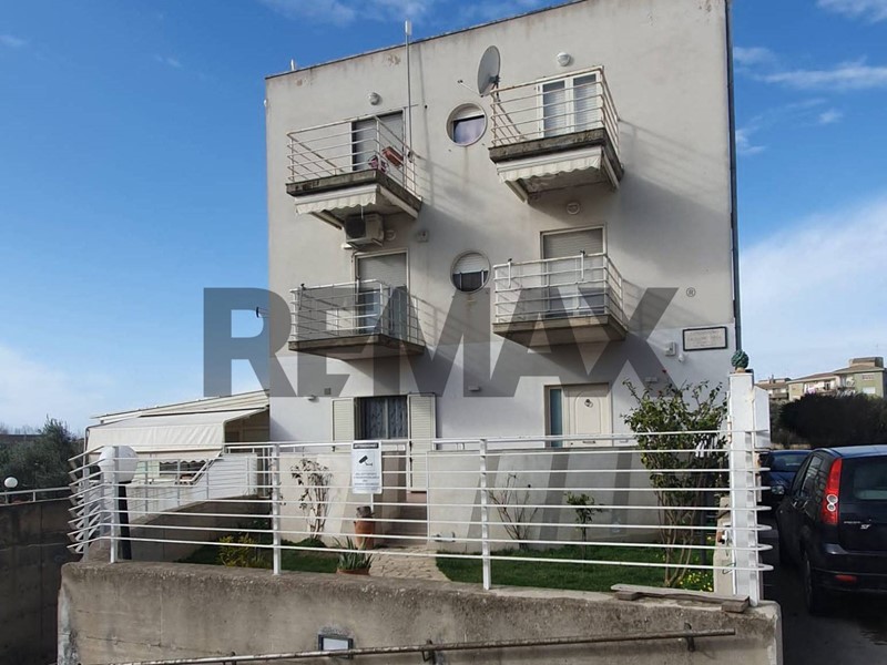 Appartamento in Vendita a Caltagirone, 95'000&euro;, 141 m²