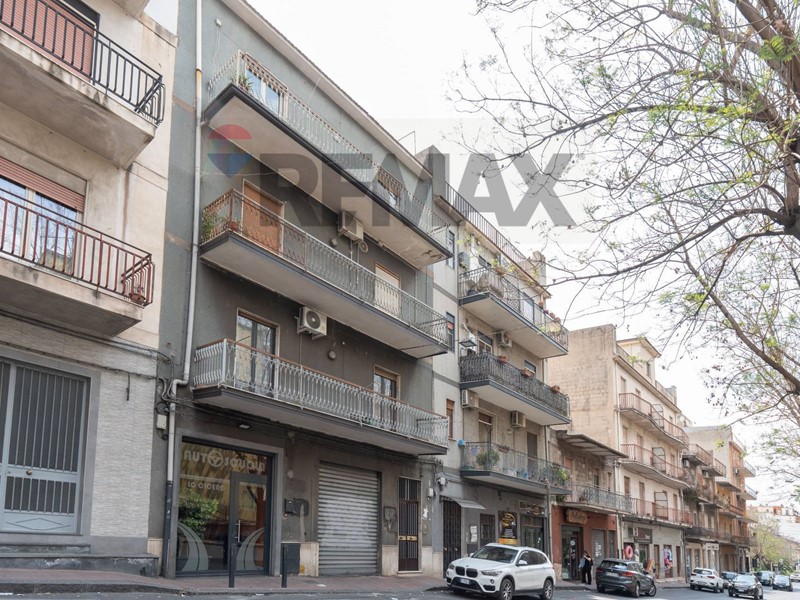 Appartamento in Vendita a Adrano, 69'000&euro;, 159 m²