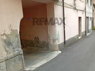 Quadrilocale in Vendita a Francavilla di Sicilia, 69'000&euro;, 126 m²