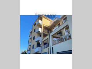 Trilocale in Vendita a Acquedolci, 55'000&euro;, 81 m²