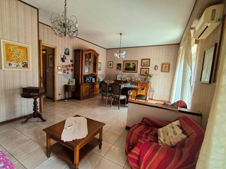 Appartamento in Vendita a Giardini Naxos, 125'000&euro;, 165 m²
