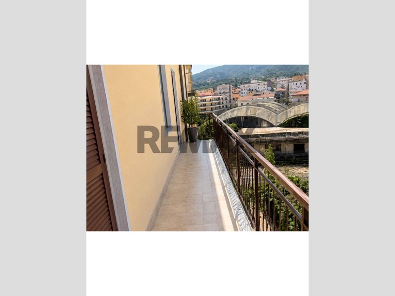 Quadrilocale in Vendita a Sant'Agata di Militello, 105'000&euro;, 166 m²