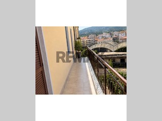 Quadrilocale in Vendita a Sant'Agata di Militello, 105'000&euro;, 166 m²