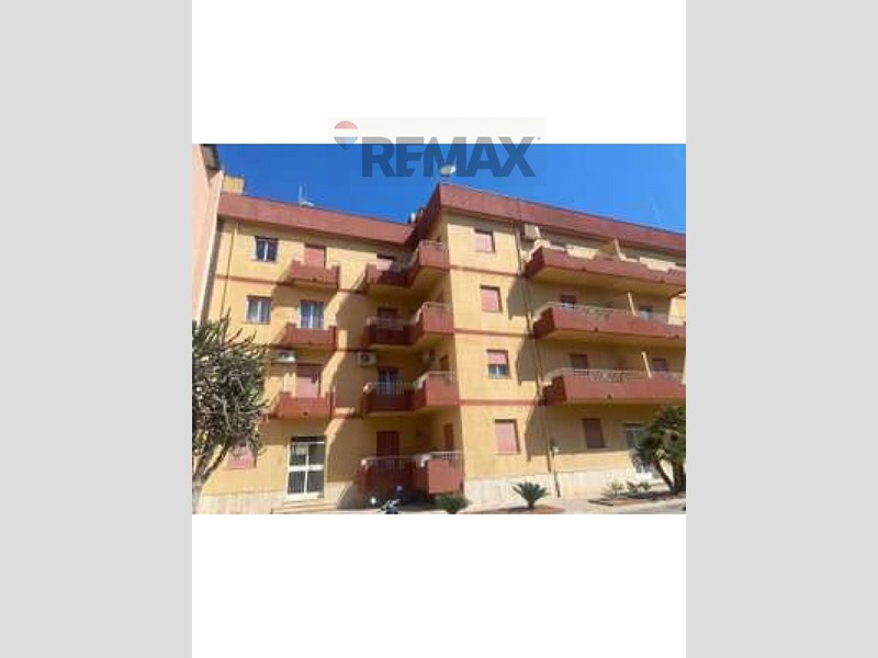 Trilocale in Vendita a Sant'Agata di Militello, 50'000&euro;, 130 m²