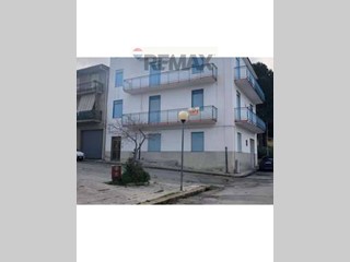 Quadrilocale in Vendita a Acquedolci, 75'000&euro;, 141 m²