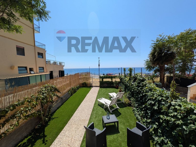 Quadrilocale in Vendita a Sant'Alessio Siculo, 160'000&euro;, 100 m²
