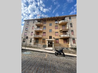 Appartamento in Vendita a Caltanissetta, 60'000&euro;, 117 m²