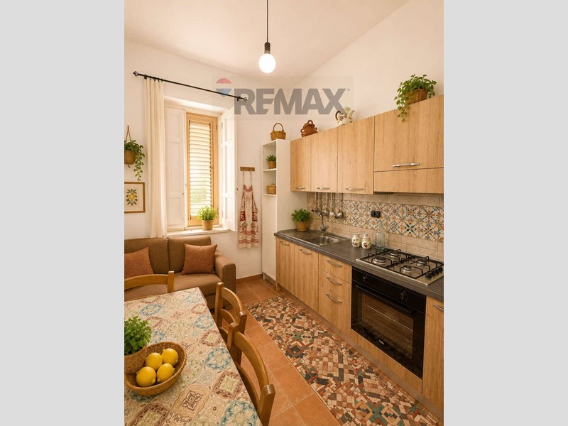 Quadrilocale in Vendita a Acquedolci, 79'000&euro;, 94 m²