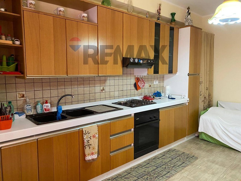Appartamento in Vendita a Francavilla di Sicilia, 85'000&euro;, 95 m²
